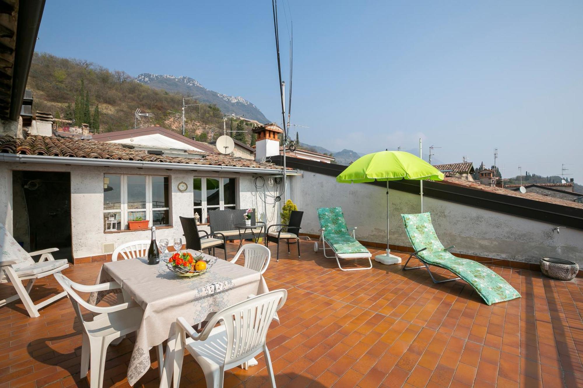 Angela -Terrace & Beautiful View Lake - Happy Rentals Toscolano Maderno Eksteriør bilde